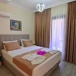 Mykonut Boutique B&B 페티예